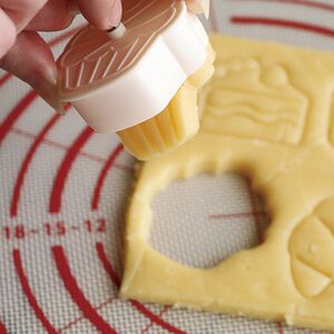 カジュアルプロダクト Egg'nMilk バネ付きクッキー型 お菓子作り