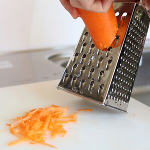 カジュアルプロダクト クチーナミニ4面チーズグレーター おろし金 キッチン