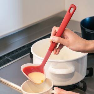 カジュアルプロダクト しっかりすくえるシリコンレードル シリコン製 キッチングッズ