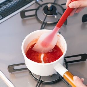 カジュアルプロダクト しっかりフィットするシリコンスパチュラ シリコン製 キッチングッズ