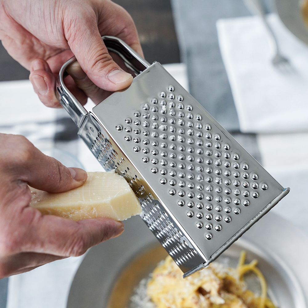 クチーナ 4面チーズグレーター